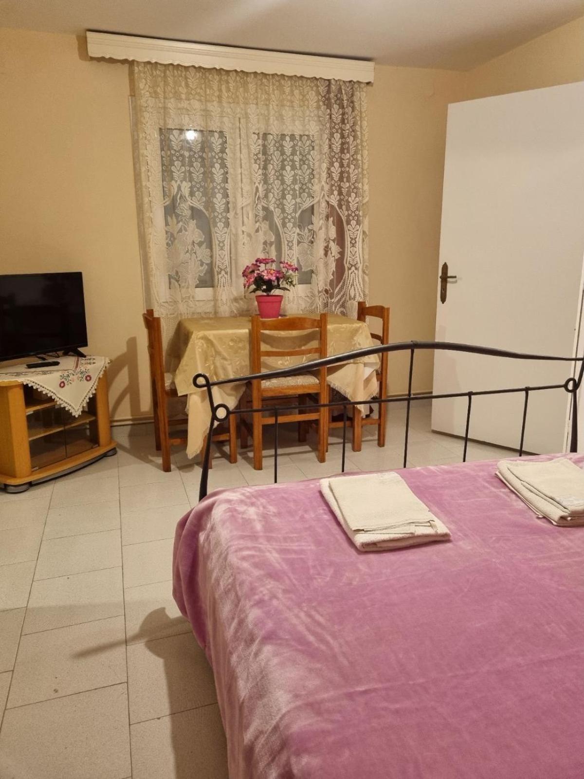Κεντρικό, Άνετο Και Ζεστό Διαμέρισμα Камена Вурла Екстериор снимка